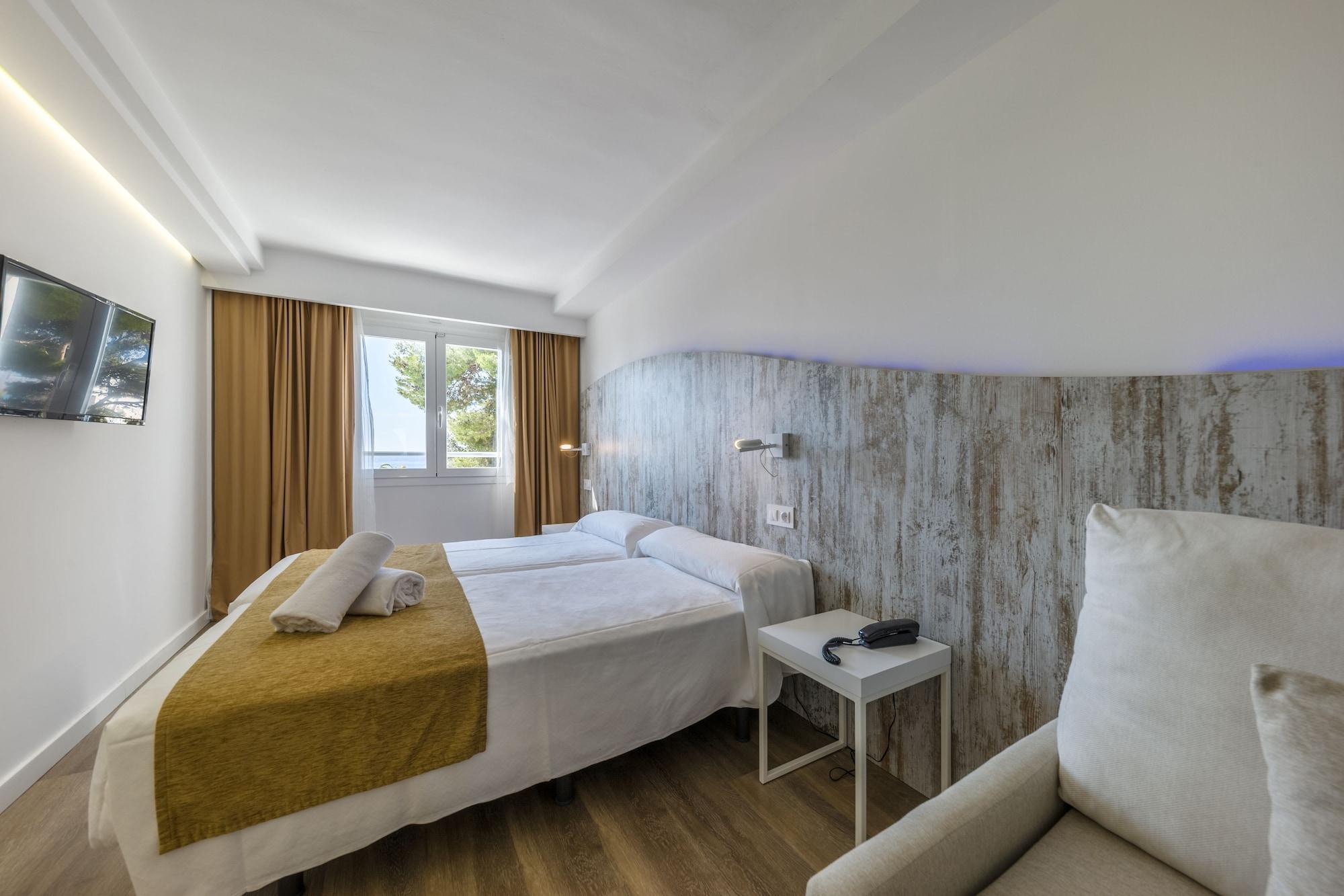 Welikehotel Triton Beach (Adults Only) Cala Ratjada  Exterior foto